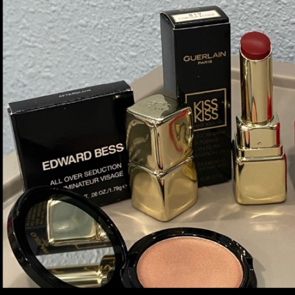 High end make up bundle